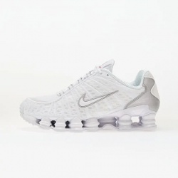 Paire de chaussures shox dn